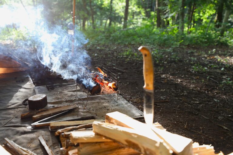 クローズドサイト_焚火とナイフ_FUMONキャンプ場（長野県 諏訪 原村 八ヶ岳の麓）